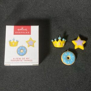 ⭐️ Hallmark Keepsake 2022 A Few of My Favorite Things Mini Ornaments Set of 3